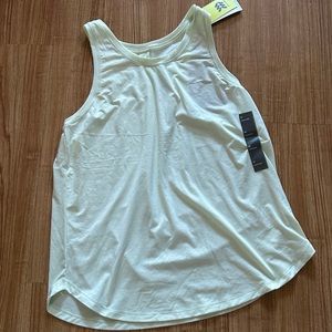 NWT All in Motion Active tank MEDIUM